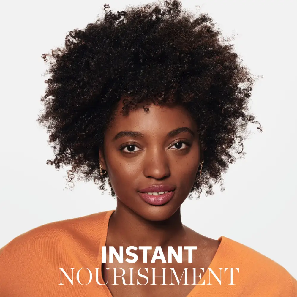 Wella-Professionals-Invigo-Nutri-Enrich-Straight-Cream-150-ml-3 Nutri Enrich model sa prelepom kosom nakon koriscenja proizvoda