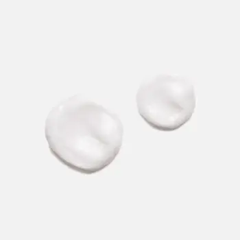 Gusta bela tekstura Wella Oil Reflections maske - profesionalna formula sa pantenolom za obnavljanje kose